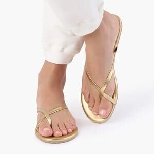 TKEES Riley Blink Sandals Metallic gold flip flops NEW Size 7